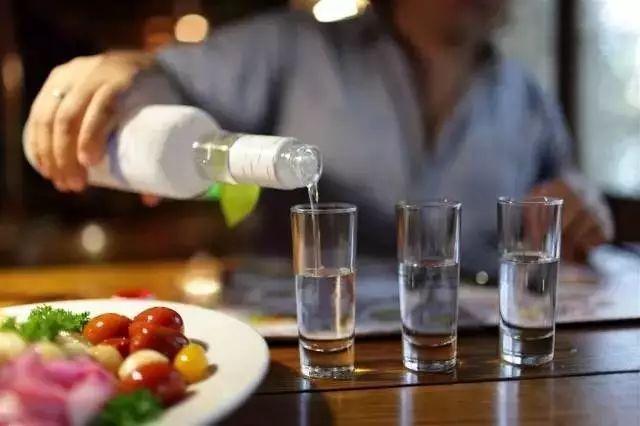 進(jìn)口白酒清關(guān)，白酒進(jìn)口進(jìn)保稅倉，白酒報(bào)關(guān)流程，2022新版跨境電子商務(wù)零售進(jìn)口商品清單