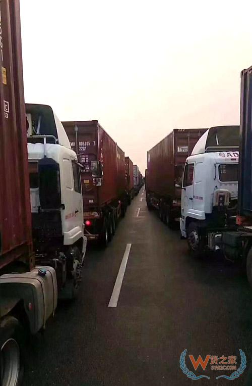 國慶集中出貨高峰！港區(qū)擁堵、碼頭排隊(duì)、拖車加價、爆艙甩柜！......具體情況就這樣-貨之家